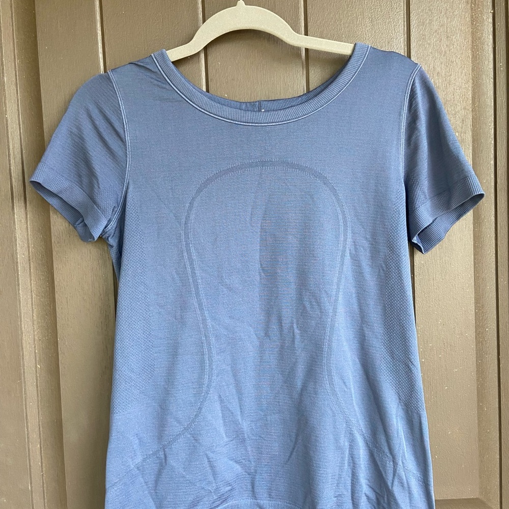 Lululemon Athletica Blue Fitted Short Sleeve T-Shirt